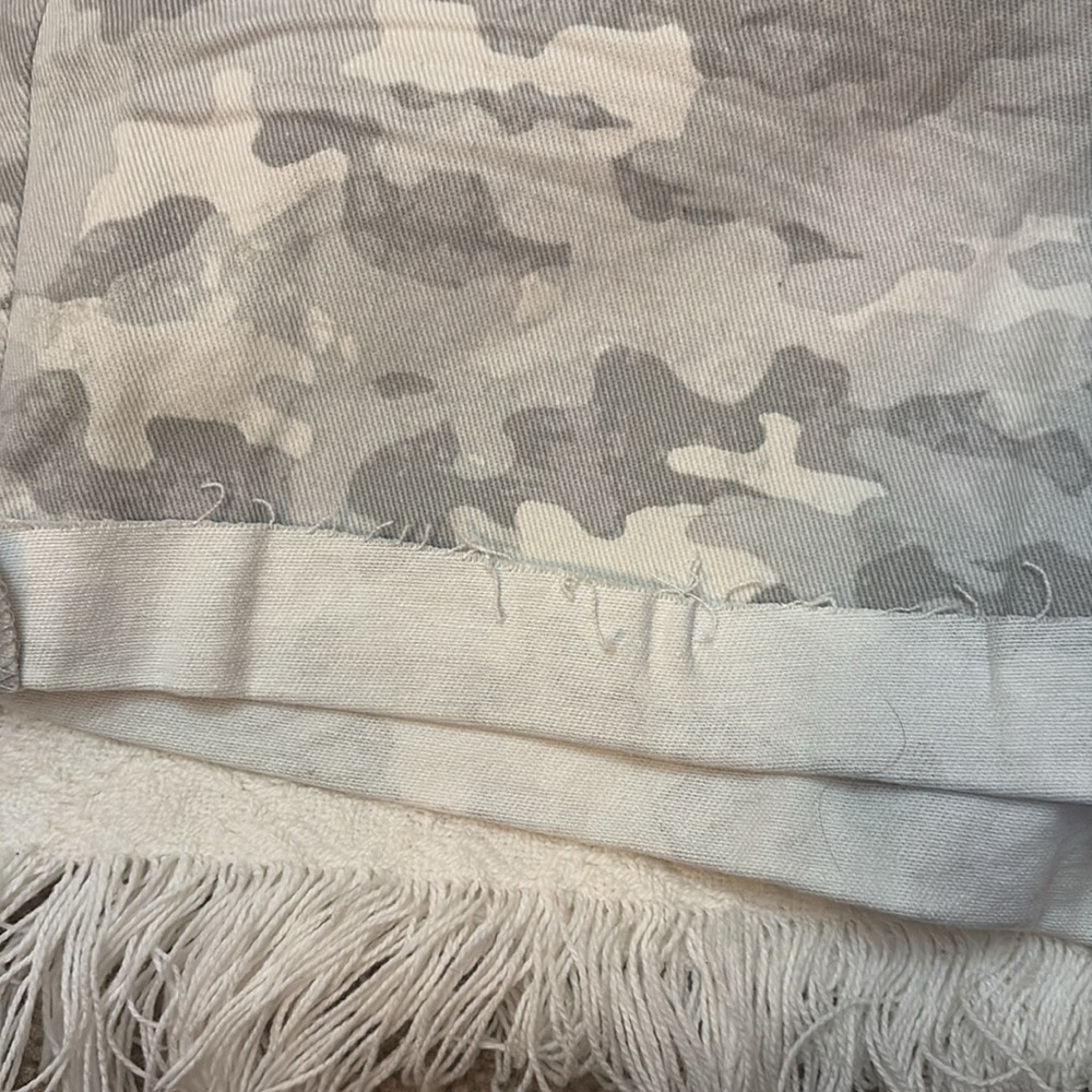 Time And Tru Camouflage Women's Shorts Relaxed Fit Mid Rise | Size 10 - Picture 11 of 13